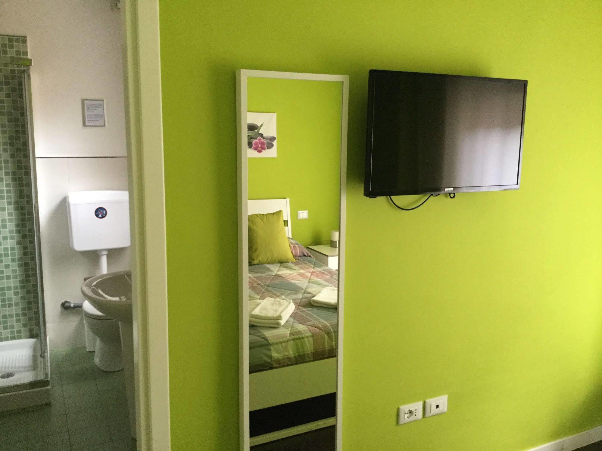 פסקרה Domus Corso Umberto 18 B&B מראה חיצוני תמונה